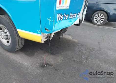 2023 Chevrolet Express Cargo Rwd 2500 Regular Wheelbase Wt from USA, damaged, VIN 1GCWGAFP8P1135697